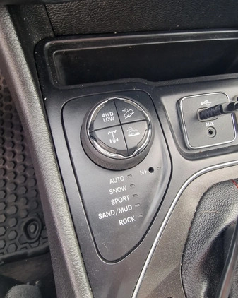 Jeep Cherokee cena 96000 przebieg: 72000, rok produkcji 2019 z Katowice małe 352